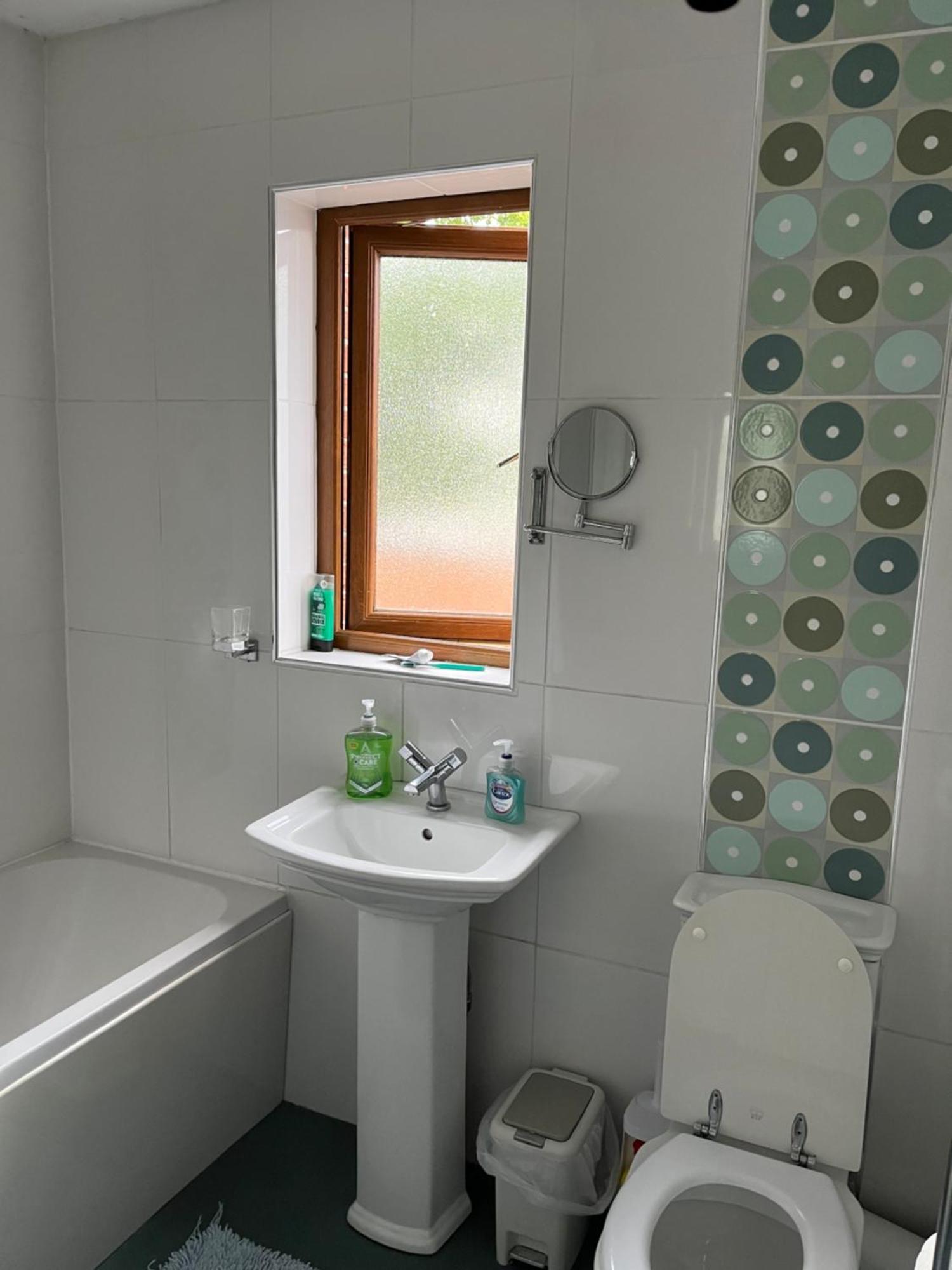 11 Parkmore Street, Ormeau Road, Belfast, Bt7 2Gt, 2 Bedroom House Екстериор снимка